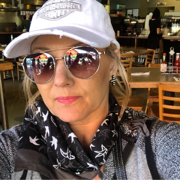 Meet your Posher, Deb - Picture 8 of 10